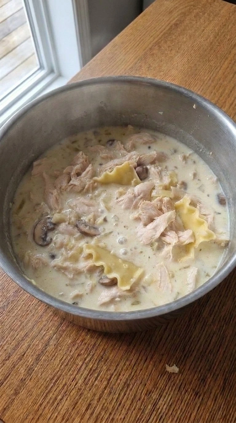 White Chicken Lasagna Soup cheese melting into creamy noodle soup Recipe focus: alfredo lasagna soup. Recipe focus: creamy alfredo lasagna soup.